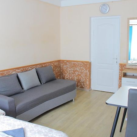 Uneed Rooms Harbour Kyiv Exterior photo